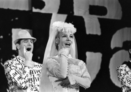 Premiere Snip en Snap Revue te Hilversum. Willy Walden en Piet Muyzelaar, Bestanddeelnr 920-5014
