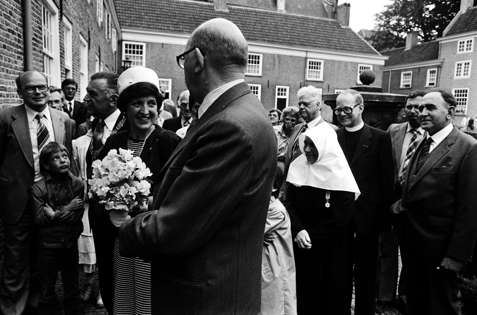 Pr Margriet woont feestelijkheden bij tgv de voltooiing van de restauratie van , Bestanddeelnr 930-8594