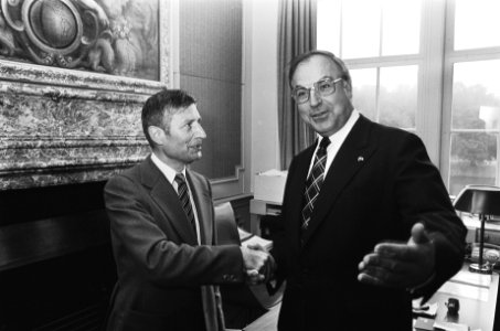 Premier Van Agt ontvangt Westduitse CDU-voorzitter Helmut Kohl, Bestanddeelnr 929-8963