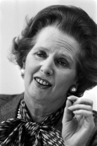 Premier Thatcher tijdens een persconferentie, Bestanddeelnr 932-7043