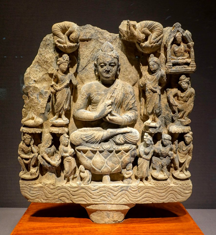 Preaching Buddha, Gandhara, Pakistan, Kushan dynasty, 200s AD, schist - Tokyo National Museum - Tokyo, Japan - DSC08652