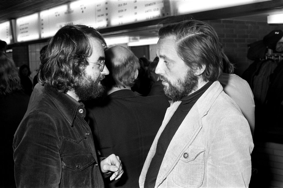PPR-congres in Utrecht Roel van Duijn (l) in gesprek me Dolf Coppes (PPR, Tweed, Bestanddeelnr 927-6184