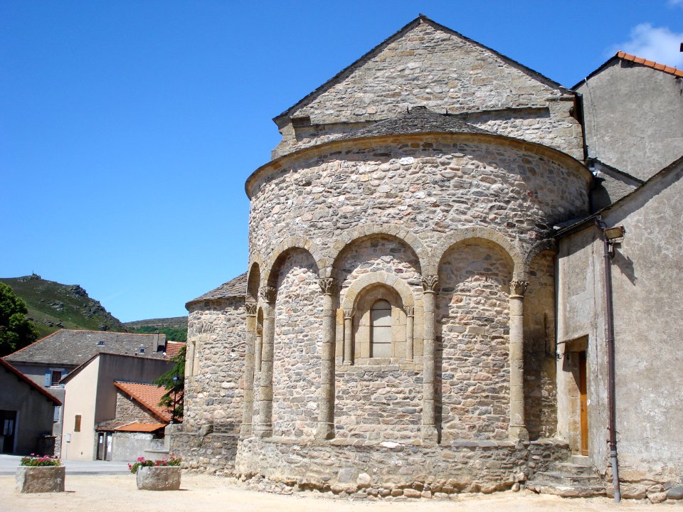 Prévenchères, chevet de l'eglise