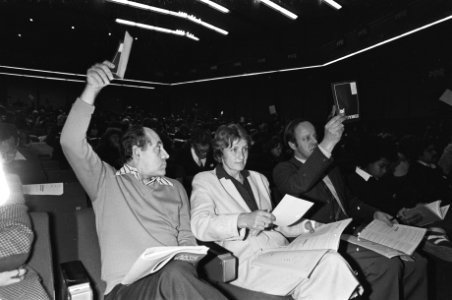 PPR-partijcongres te A'dam, Waltmans, mw Beckers, en Verbeek (voorzitter PPR) ti, Bestanddeelnr 931-1495