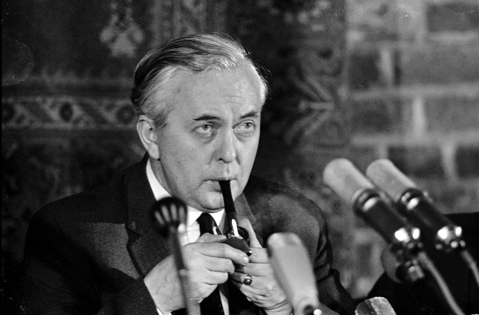 Premier Wilson gaf persconferentie na bespreking in Den Haag , Wilson tijdens pe, Bestanddeelnr 920-1162