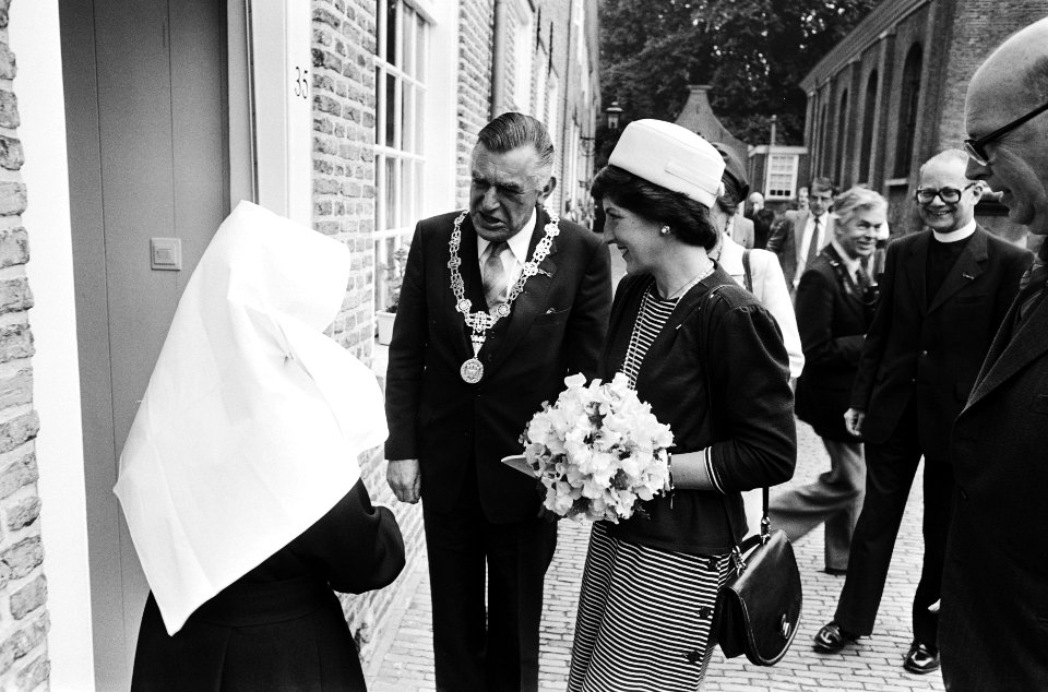 Pr Margriet woont feestelijkheden bij tgv de voltooiing van de restauratie van , Bestanddeelnr 930-8596