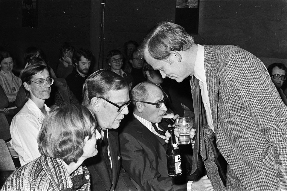 PPR-kerngroep bijeen in Utrecht vlnr Ria Beckers , minister Trip en ministe, Bestanddeelnr 928-9440