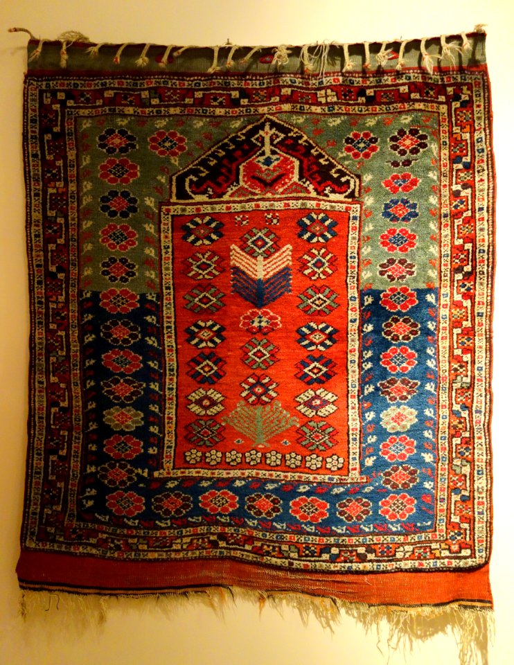 Prayer rug, Turkey, Bergama, late 19th century, wool - Huntington Museum of Art - DSC04879