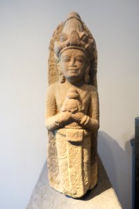 Praying deity, Tra Kieu, Quang Nam, 10th century AD, sandstone - Museum of Vietnamese History - Ho Chi Minh City - DSC06141
