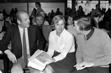 PPR-congres in Utrecht v.l.n.r. Bas de Gaay Fortman , Ria Beckers (nieuwe lijst, Bestanddeelnr 928-8834