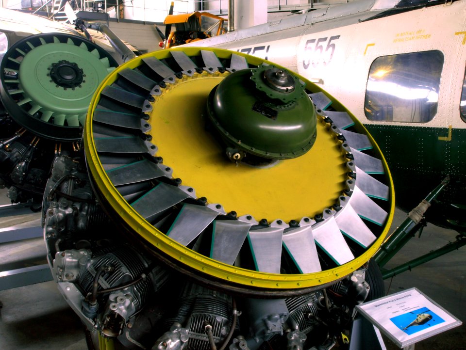 Pratt & Whitney R-1300