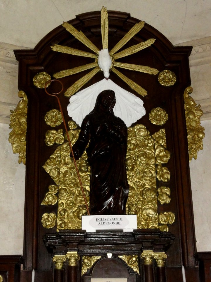 Préseau (Nord, Fr) église, statue Ste Aldegonde