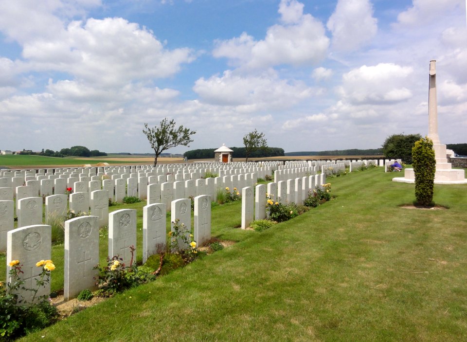 Prémont British Cemetery (Aisne) (04)-2