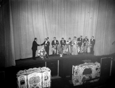 Premier van film Het Wonderlijke leven van Willem Parel in de Cineas Damrak, Bestanddeelnr 906-9763