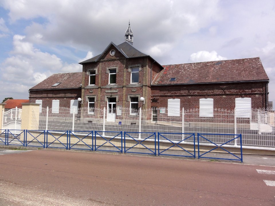 Prémont (Aisne) mairie-école