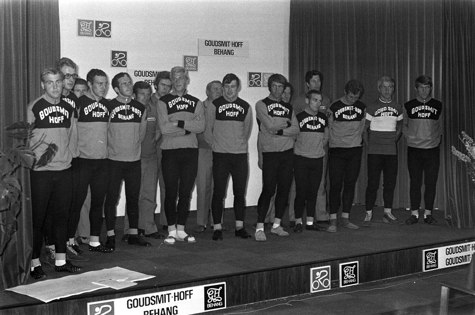 Presentatie van de Nederlandse ploeg (Goudsmit - Hoff) voor de 59e Tour de Franc, Bestanddeelnr 925-6972