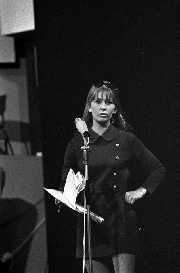 Presentatie Willeke Alberti, Bestanddeelnr 922-1747