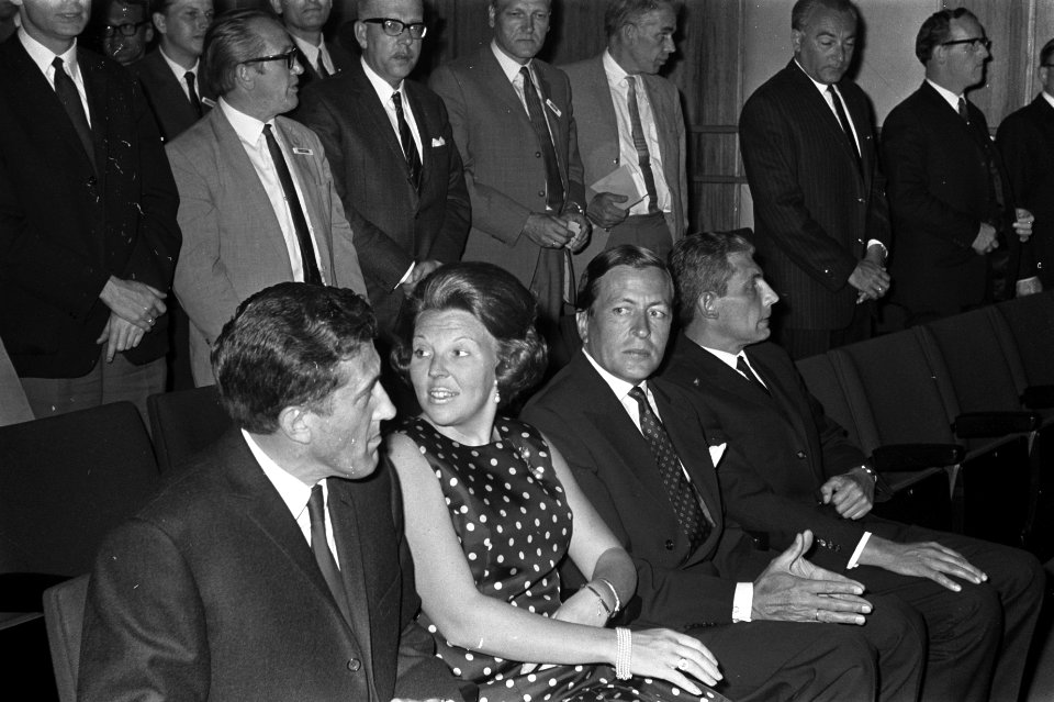 Pr. Beatrix en Pr. Claus woonden 10e Federale Vergadering bij van St. Federatie , Bestanddeelnr 922-5036