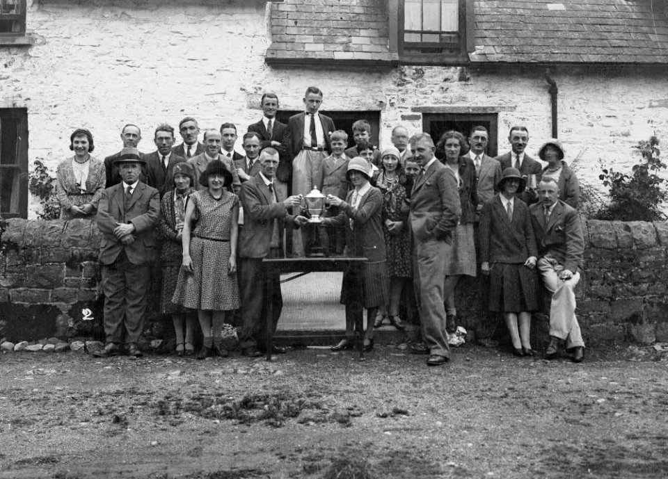 Presentation of golfing trophies, Builth Wells (1294851)