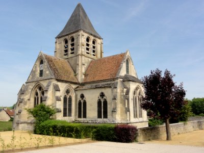 Presles-et-Boves (Aisne) église Saint-Pierre-et-Saint-Paul (01)