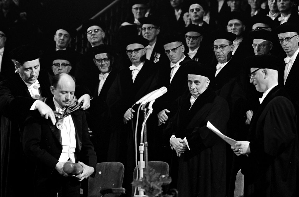 Pr. dr. J. Ellul, hoogleraar aan de universiteit van Bordeaux en ontvanger van e, Bestanddeelnr 918-3391