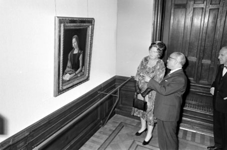 President Bourguiba en koningin Juliana brengen een bezoek aan het Mauritshuis t, Bestanddeelnr 919-3365