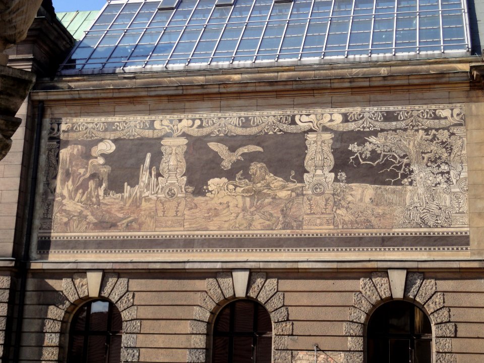 Poznań (ul. Ludgardy) - sgraffito