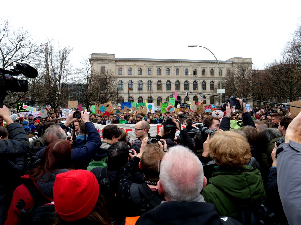 Press at the FridaysForFuture demonstration Berlin 29-03-2019 08