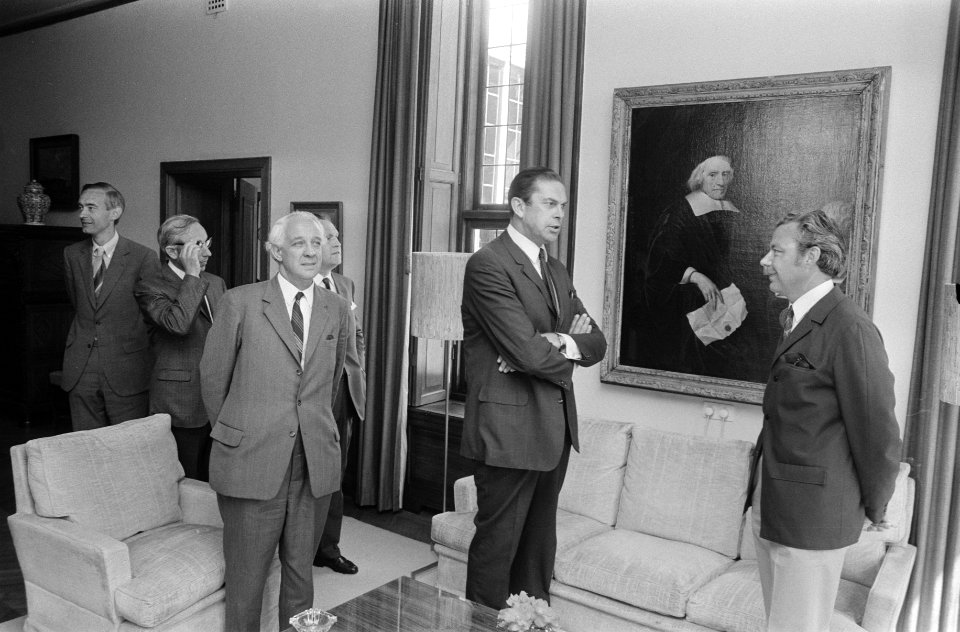 Premier Biesheuvel spreekt met werknemersorganisaties op Catshuis Den Haag, Bestanddeelnr 924-7295