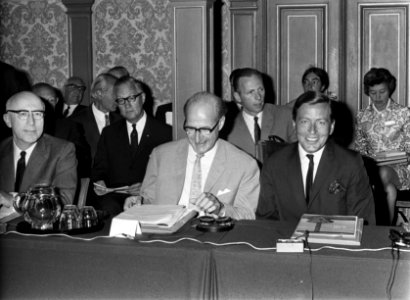 Pr. Claus bij 6e Assemblee Generale Europa Nostra in gebouw Kon. NL Acad. Weten., Bestanddeelnr 922-5158