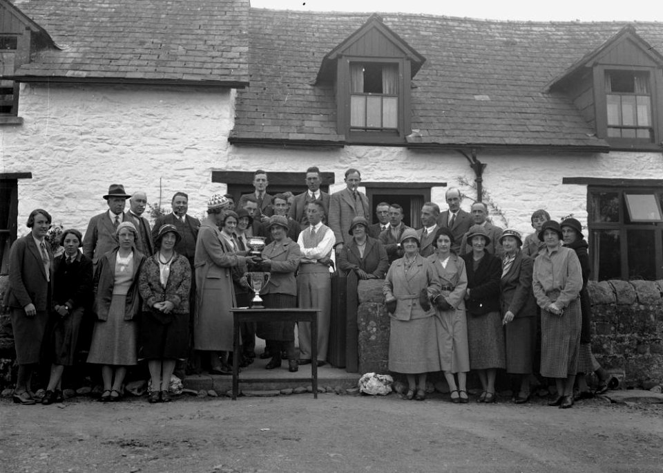 Presentation to a lady golfer, Builth Wells (1293939)