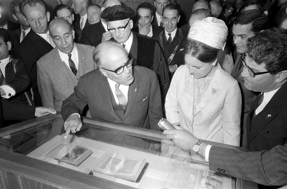 President Bourguiba en prinses Margriet brachten bezoek aan de Leidse Universite, Bestanddeelnr 919-3361