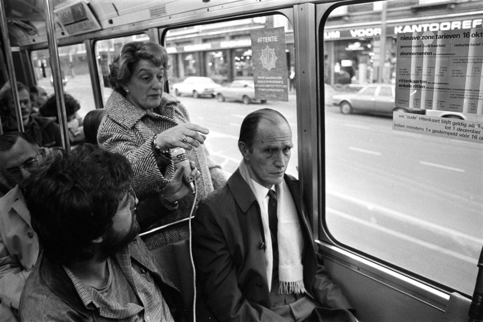 President Amsterdam rechtbank mr Bogerhoff Mulder maak rit (in tram) langs binn, Bestanddeelnr 929-4280