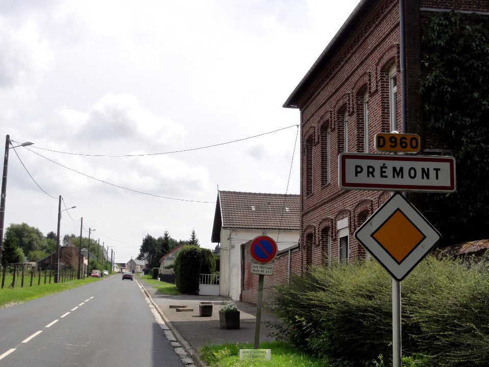 Prémont (Aisne) city limit sign