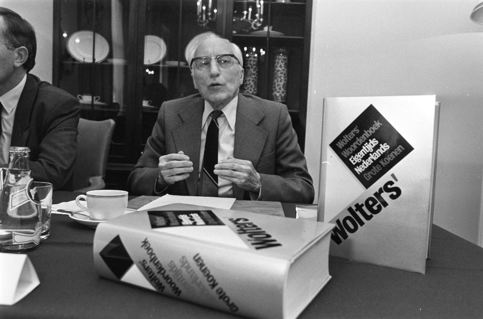 Presentatie Wolters Grote Koenen in Amsterdam door samensteller dr. J.B. Drewes, Bestanddeelnr 933-7932
