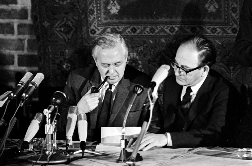 Premier Wilson gaf persconferentie na bespreking in Den Haag , Premier Wilson en, Bestanddeelnr 920-1171