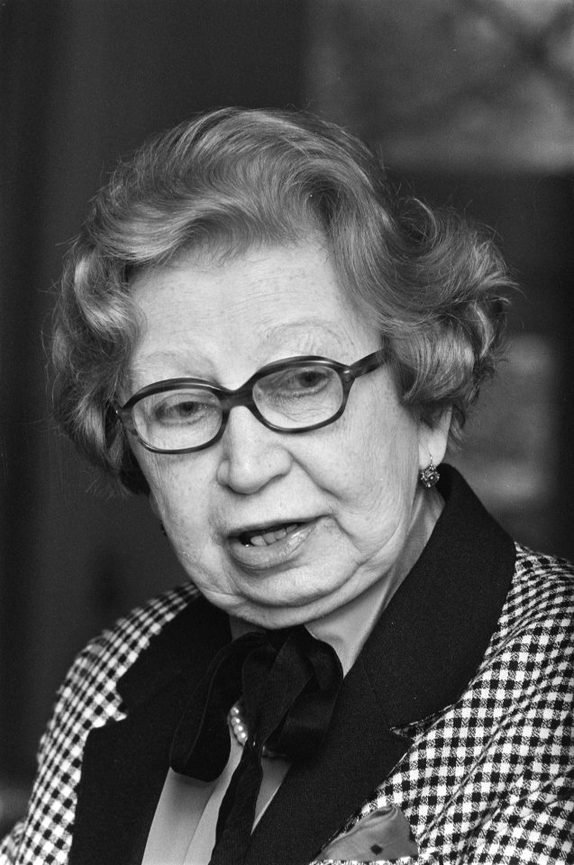 Presentatie boek Herinneringen aan Anne Frank van Miep Gies in het Anne Frankh, Bestanddeelnr 933-9701
