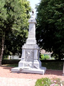Préseau (Nord, Fr) monument aux morts