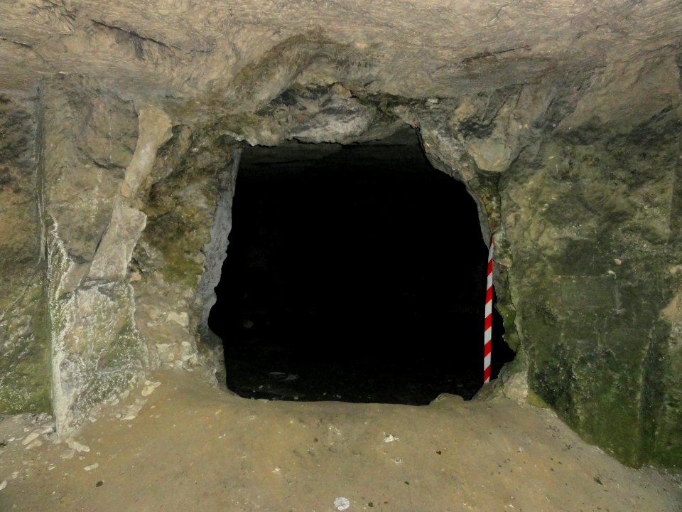 Presles-et-Boves (Aisne) Carrière souterraine (01)