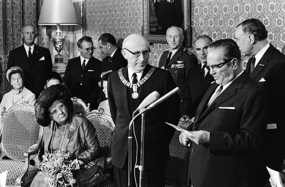 President Tito bezoekt met echtgenote de ambtswoning van burgemeester Samkalden,, Bestanddeelnr 923-9382