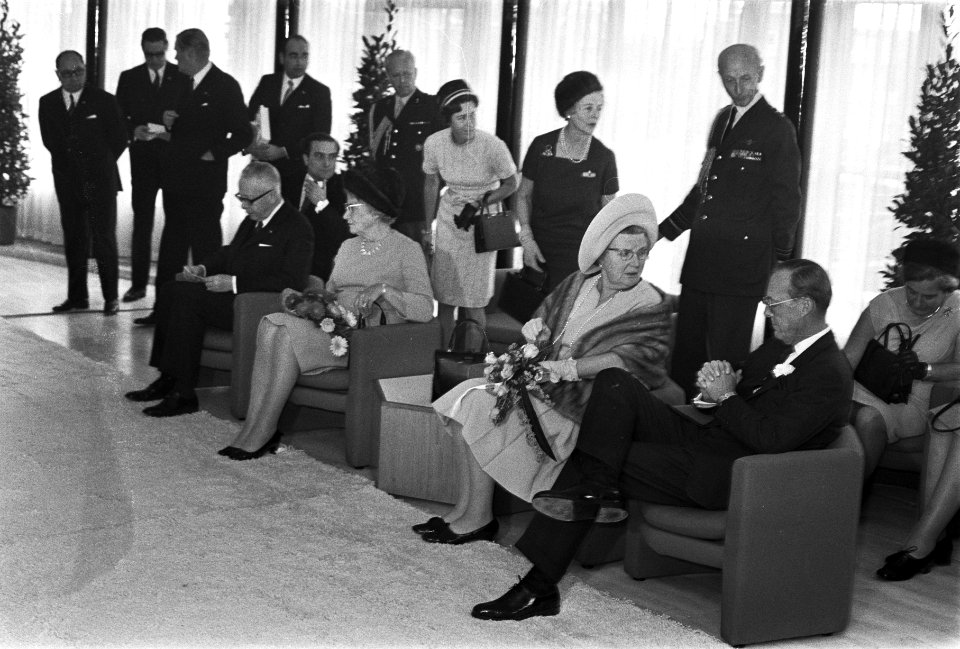 President Heinemann , koningin Juliana en prins Bernhard in het Congresgebouw De, Bestanddeelnr 923-0206