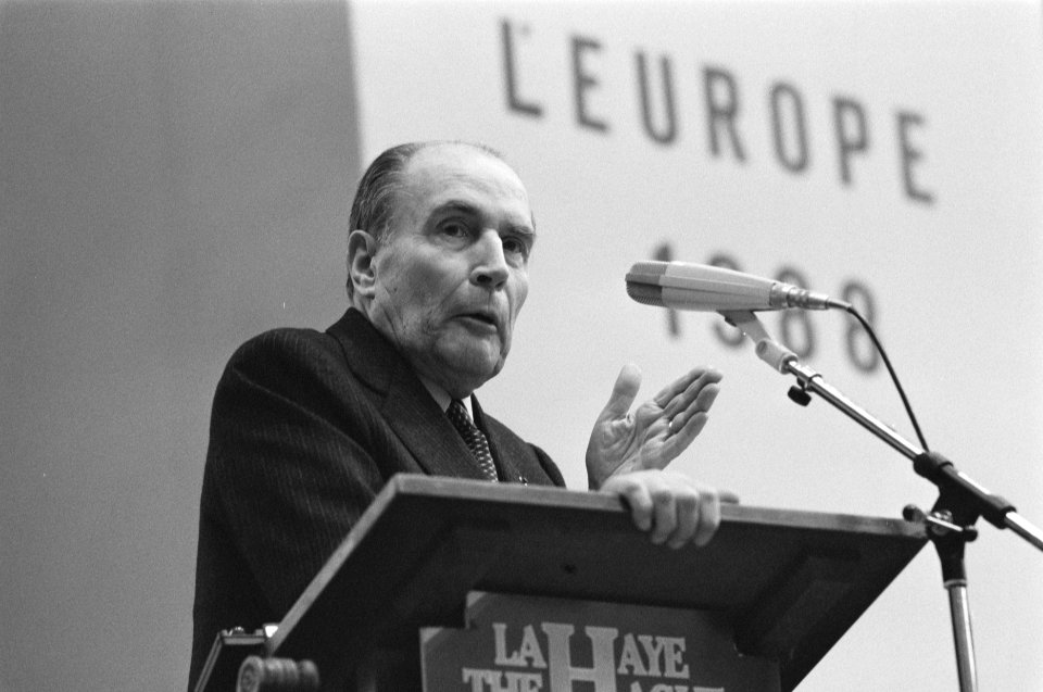 President Mitterand bij slotzitting Europa Congres Mitterand houdt toespraak, Bestanddeelnr 934-2443