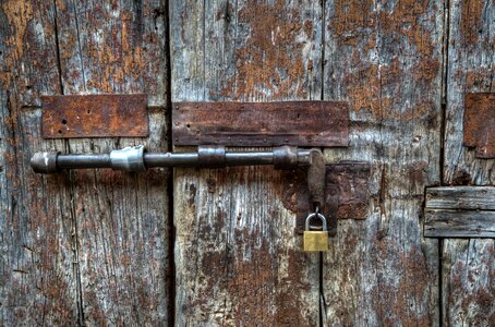 Rust corrosion entrance photo