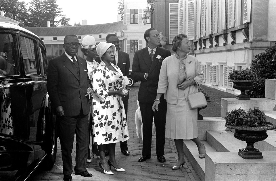 President Tubman in ons land, de Koningin stelt haar dochter Marijke aan de fami, Bestanddeelnr 914-3150
