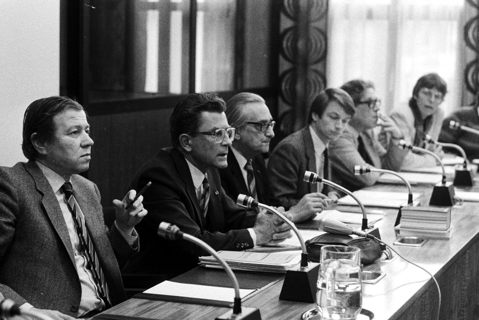 Presidium v.l.n.r. Van Dam, Van Dijk en Joekes, Bestanddeelnr 932-5429