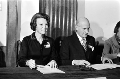 Presentatie Nationale Commissie Internationaal Jaar van het Kind 1979 Erevoorz…, Bestanddeelnr 930-0537