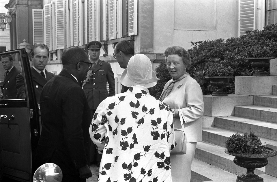 President Tubman in ons land, de Koningin stelt haar dochter Marijke aan de fami, Bestanddeelnr 914-3153