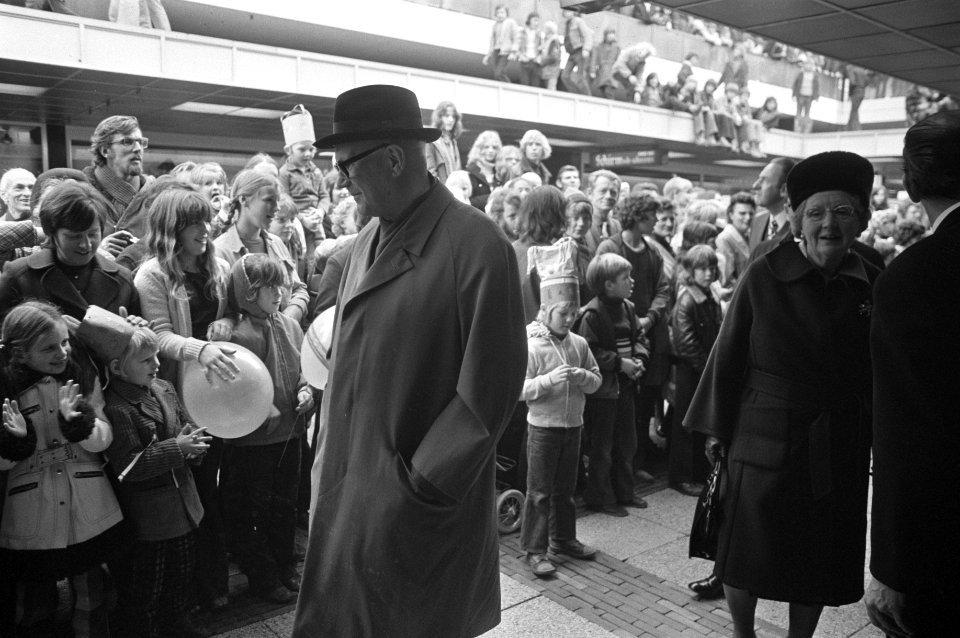 President Kekkonen en koningin Juliana brengen een bezoek aan de Flevopolder, Bestanddeelnr 925-9813