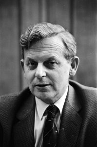 President-directeur van de Nederlandse Spoorwegen drs L F Ploeger bij de jaar, Bestanddeelnr 931-2766