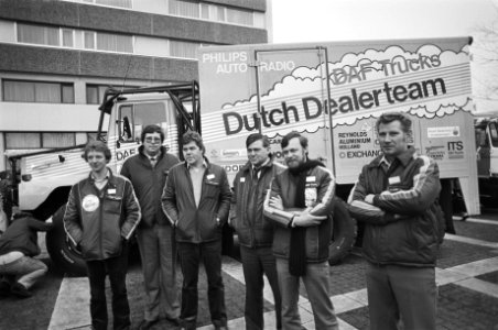 Pres. enkele voertuigen die meedoen aan Parijs-Dakar race van 1 tm 20 jan. Sijb, Bestanddeelnr 931-8828